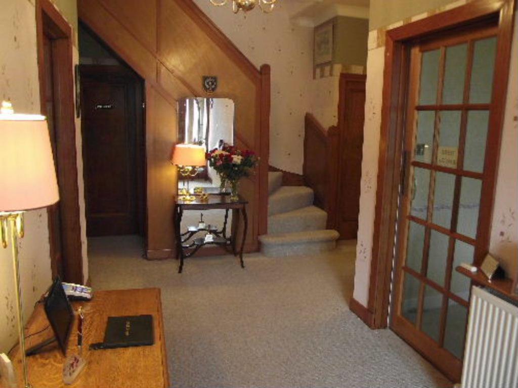 Whin Park Guest House Largs Εξωτερικό φωτογραφία