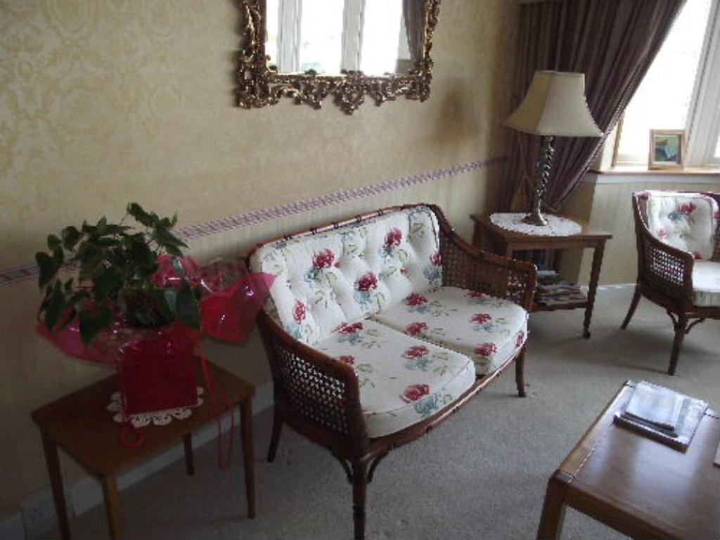 Whin Park Guest House Largs Εξωτερικό φωτογραφία