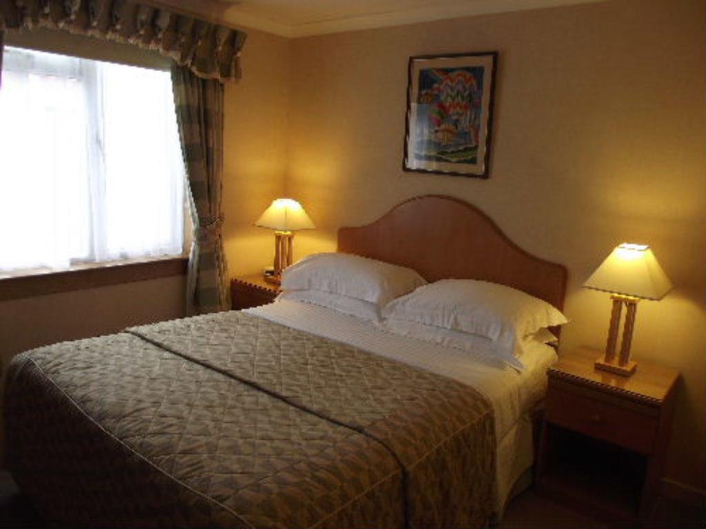 Whin Park Guest House Largs Εξωτερικό φωτογραφία